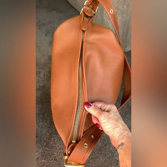 COACH BRITISH TAN LEATHER XL DUFFLE FEED SAC BUCKET BAG 9085 - Picture 6 of 17